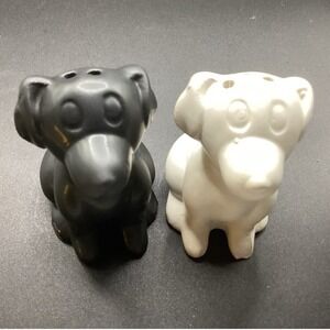 Dog Salt & Pepper‎ Shakers Black & White-As Is